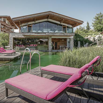 Außenbereich im Saunadorf des Wellnessresort Schwarz in Tirol