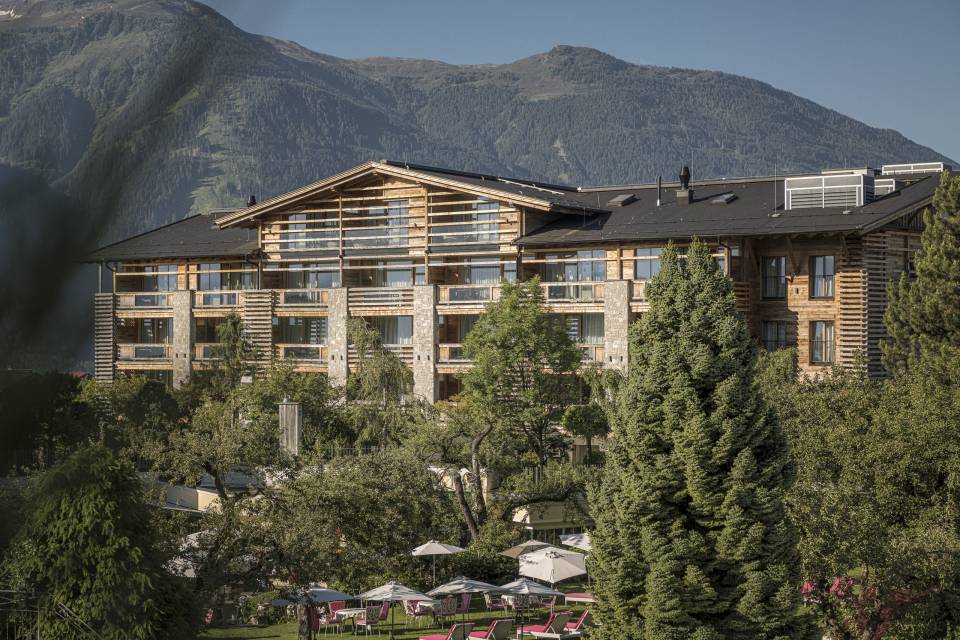 Außenansicht des Alpenresort Schwarz in Tirol