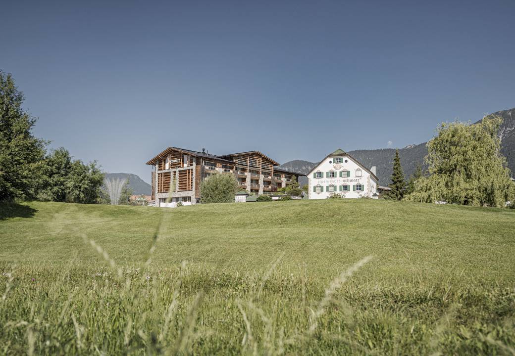 Außenansicht des Alpenresort Schwarz in Tirol