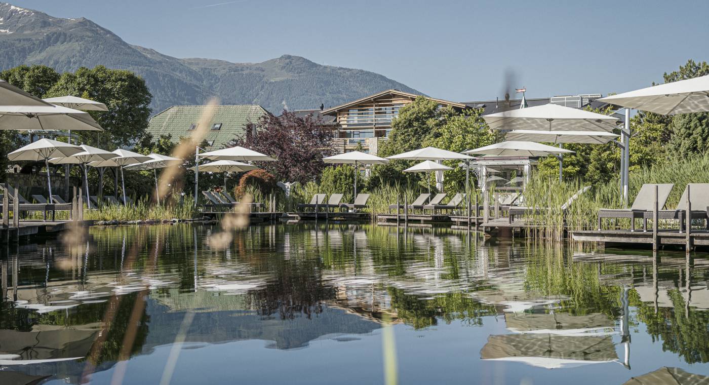 Naturbadesee im Alpenresort Schwarz in Tirol