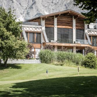 Außenansicht Restaurant "Greenvieh" in Tirol